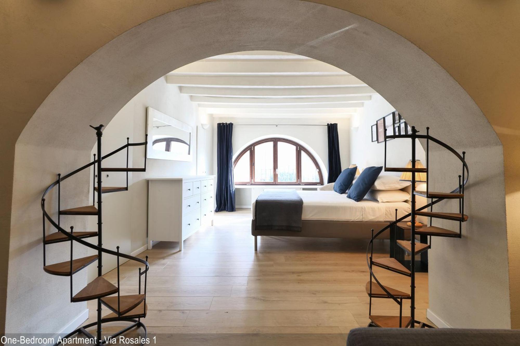One-Bedroom Apartment - Via Rosales 1